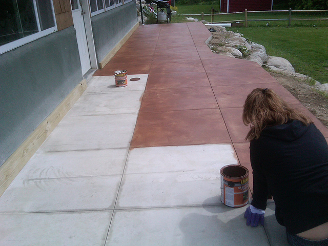 pouring a cement patio TGSLZIZ