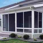 screen porch custom screen room with traditional wood roof. NUUEBRQ