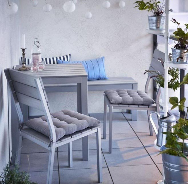 How You Can Arrange Your  Balcony Furniture in a Fantastic Manner