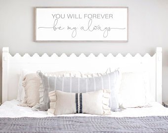 How to Go Creative in Your  Bedroom Wall Decor