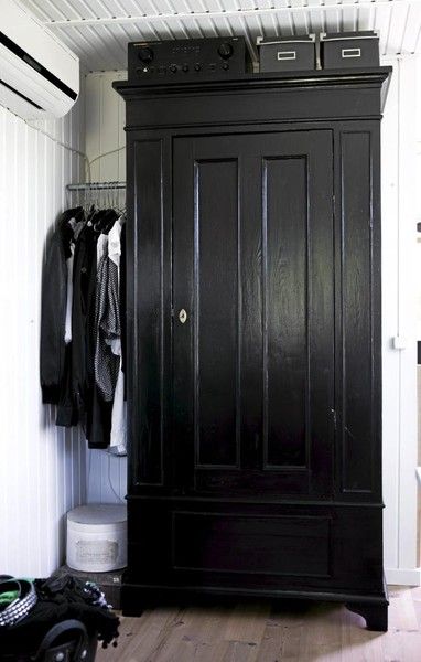 Paint It Black: Stylish Black Painted Furniture | My Style | Painted 