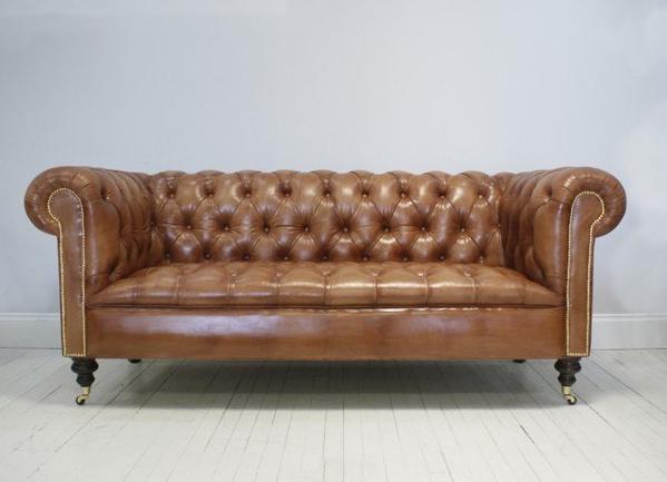 THE WILMINGTON CHESTERFIELD SOFA: LIGHT TAN