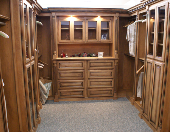 Custom closet systems for  modern bedrooms