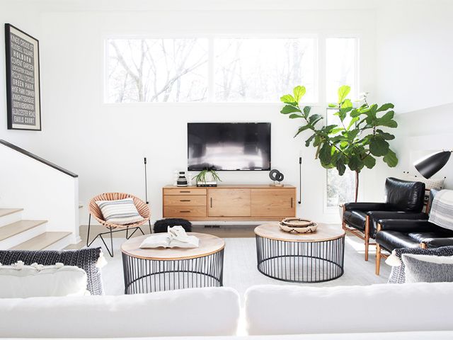 A Feng Shui Healer Thinks Your Living Room Is Missing These 3 Things