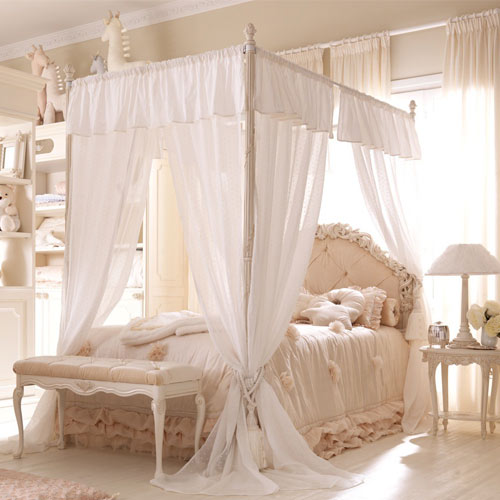 Pristine Four Poster Bed