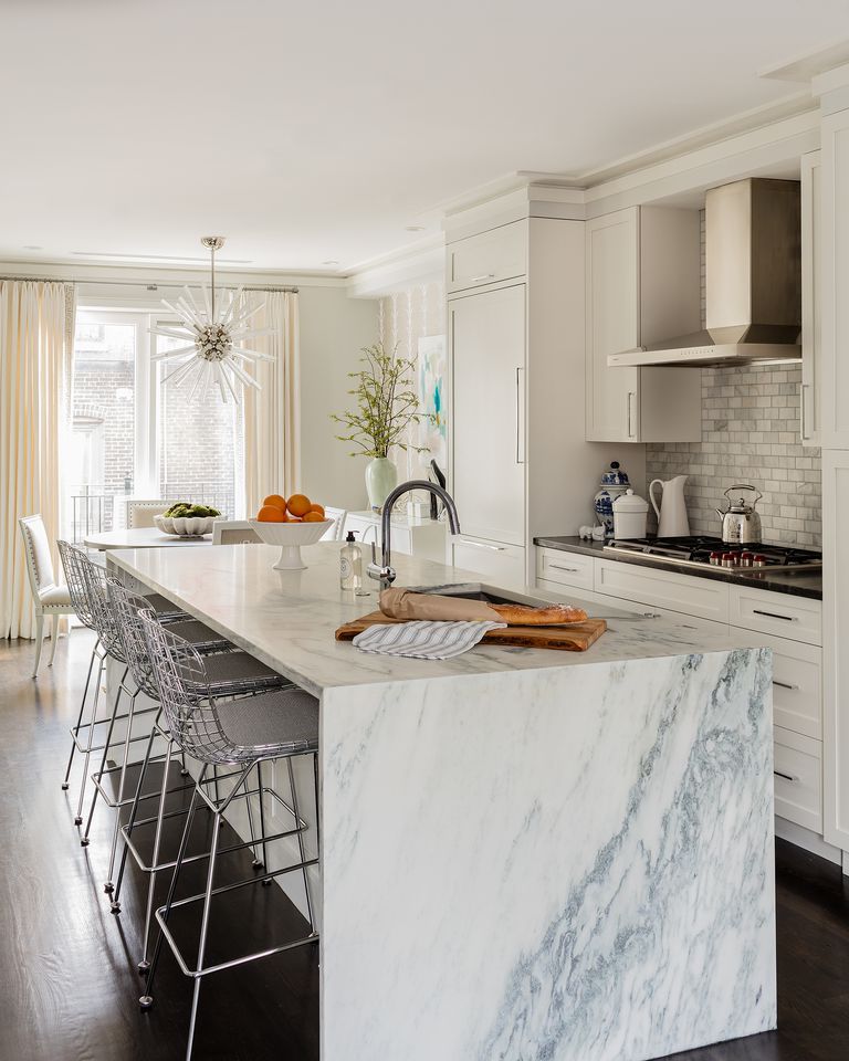 50 Stylish Kitchen Islands - Photos of Amazing Kitchen Island Ideas