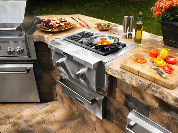 Outdoor Kitchen Appliances | HGTV