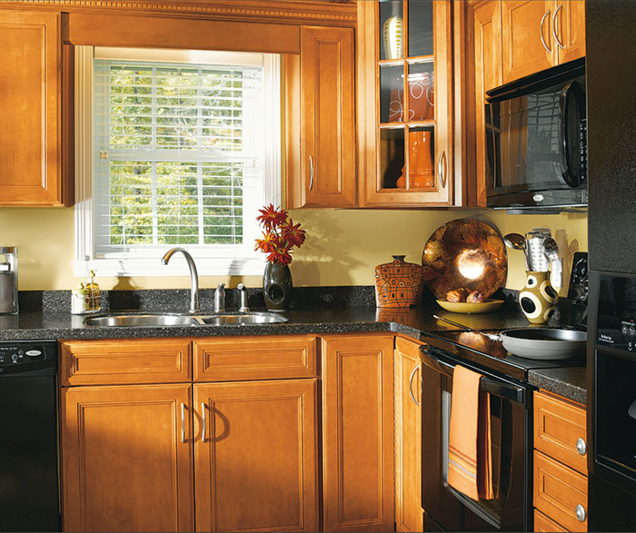 Maple Cabinets in Traditional Kitchen - Aristokraft