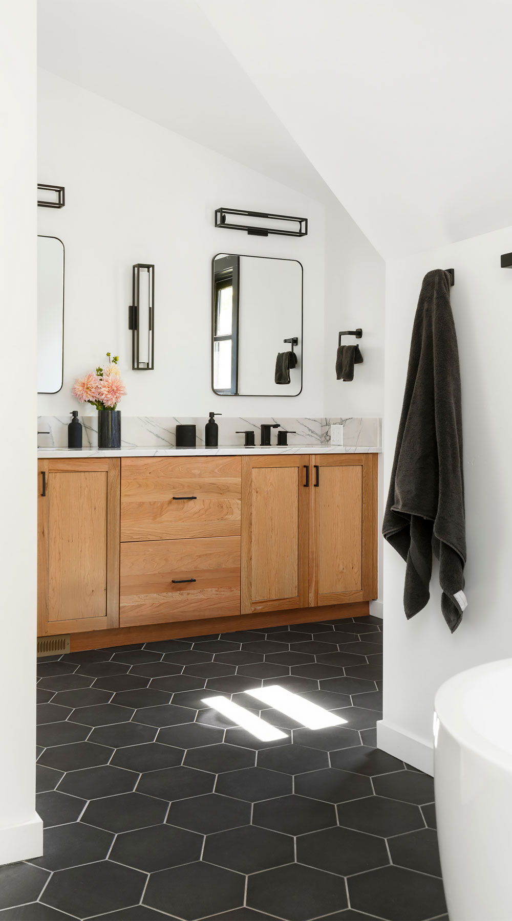 BEST BATHROOM FLOORING OPTIONS