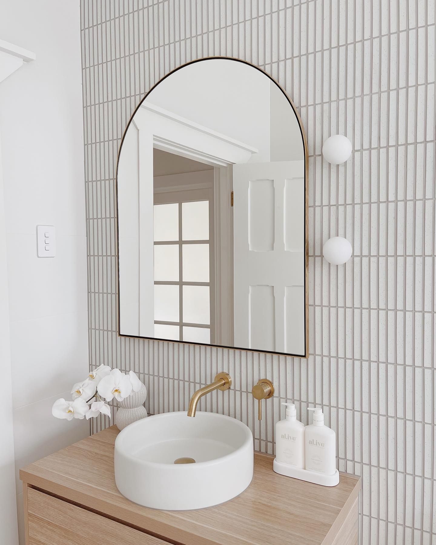 Modern Bathroom Mirrors with Light Design