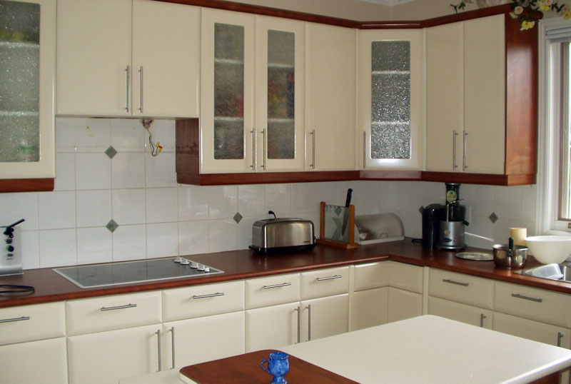 Kitchen cabinet finishing