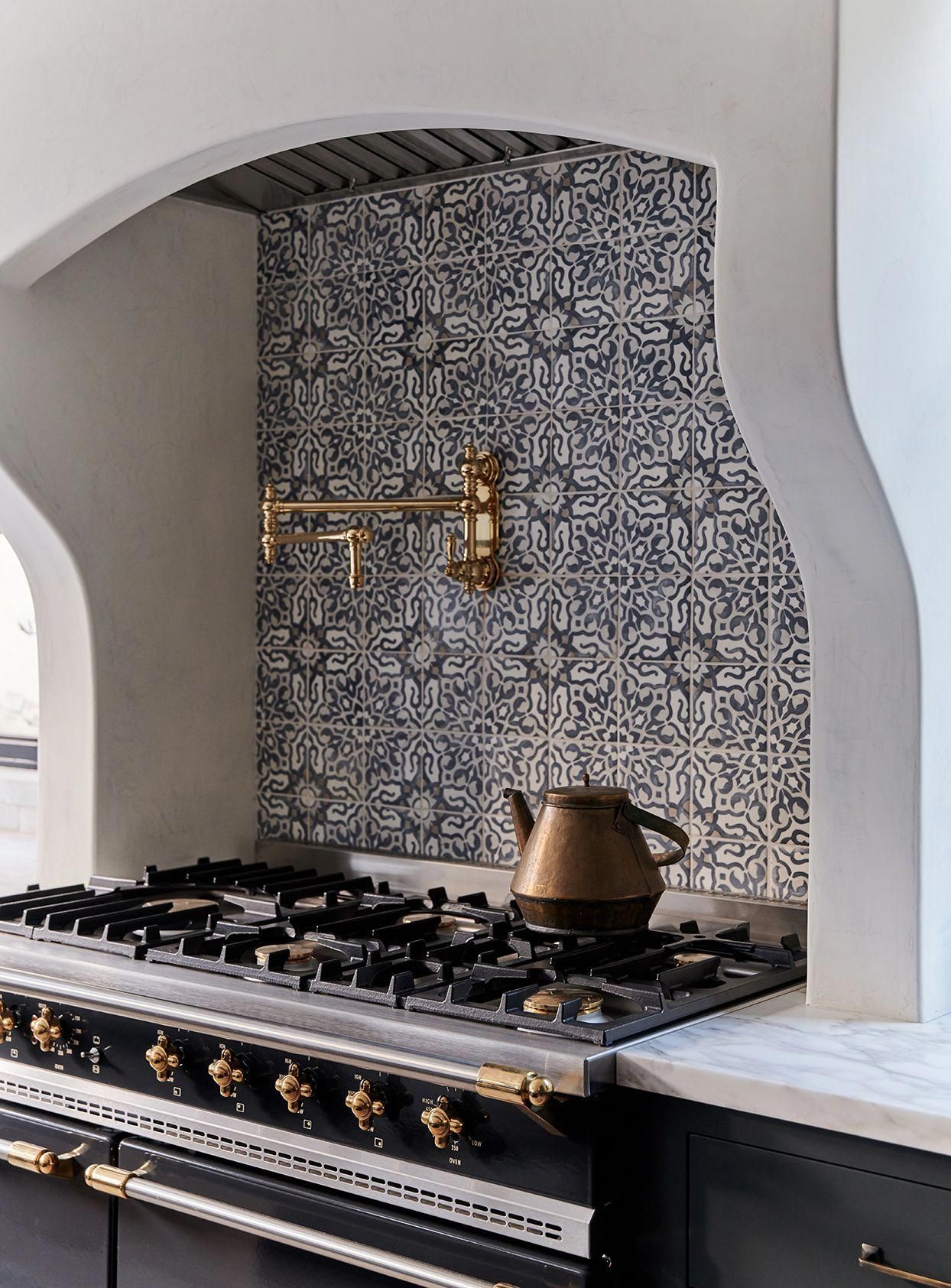 Kitchen backsplash tile: main features