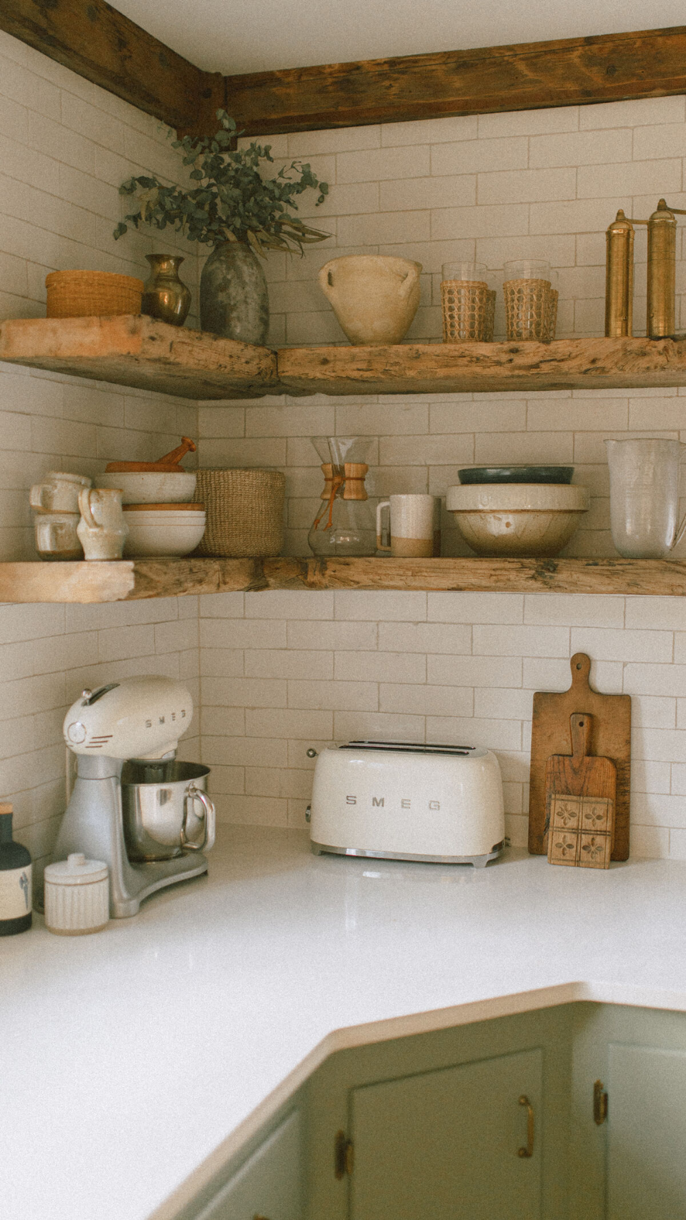 Kitchen backsplash tile: main features