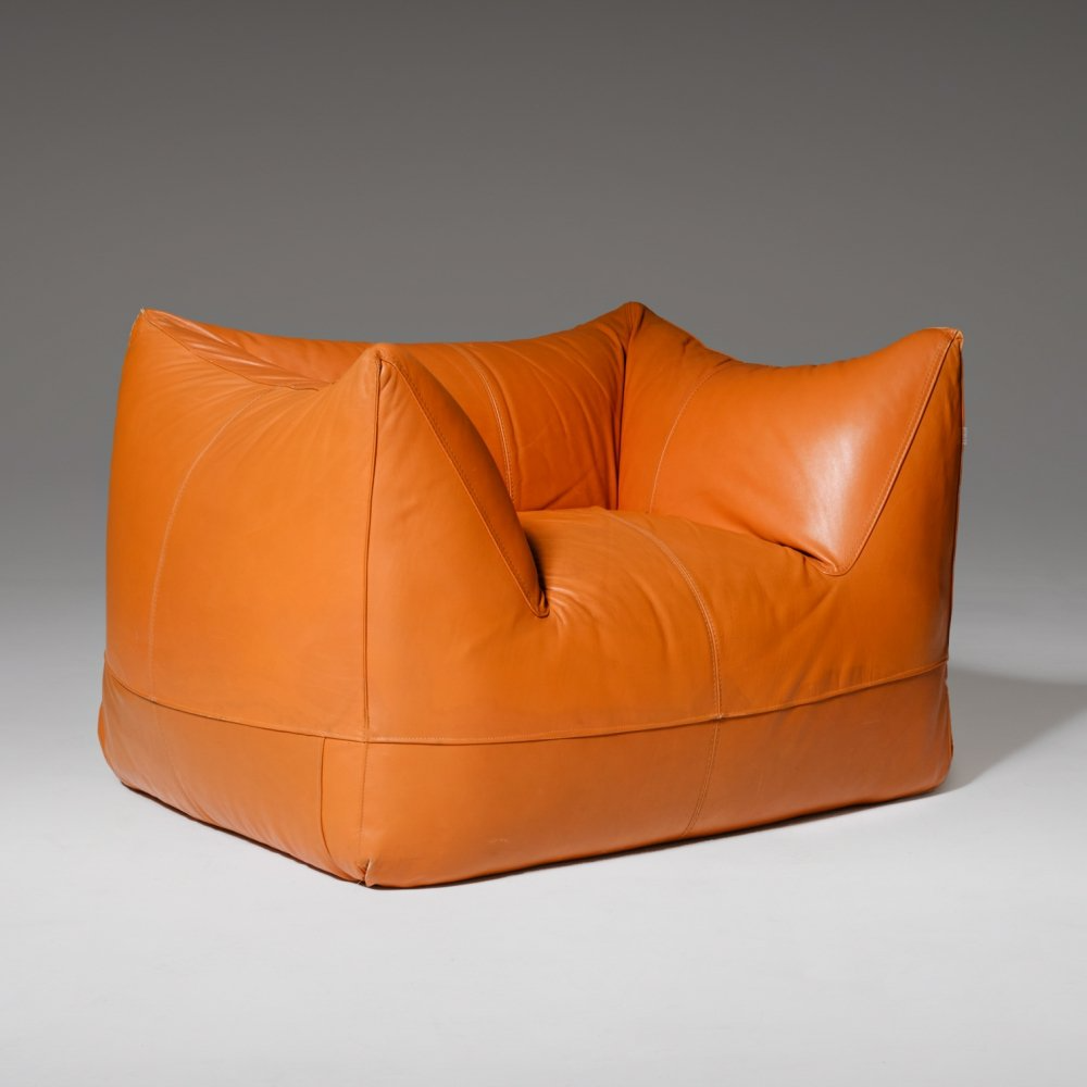 Get Relaxed on Leather Lounge Chair