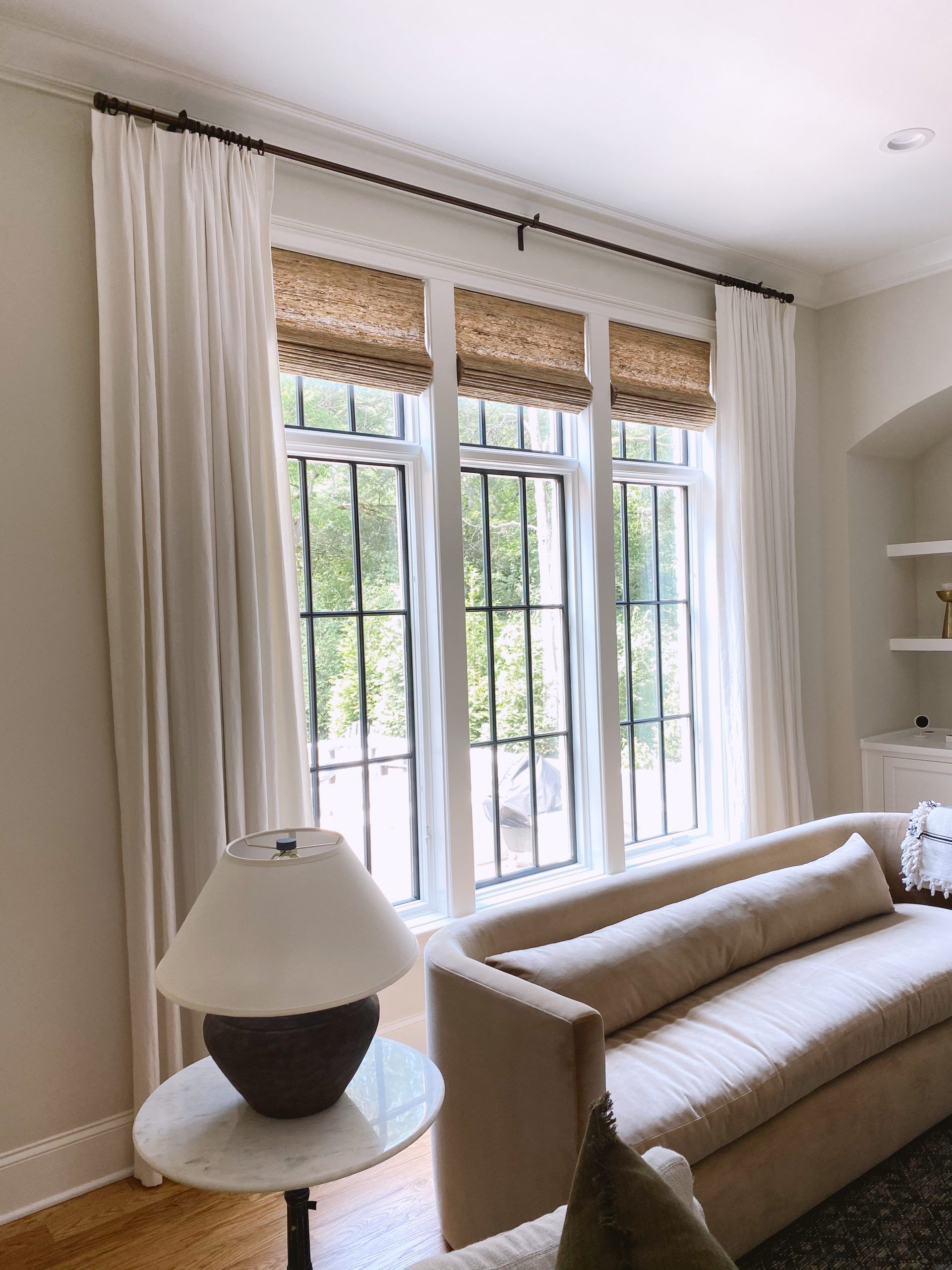 Living room window treatments: how to choose the right one