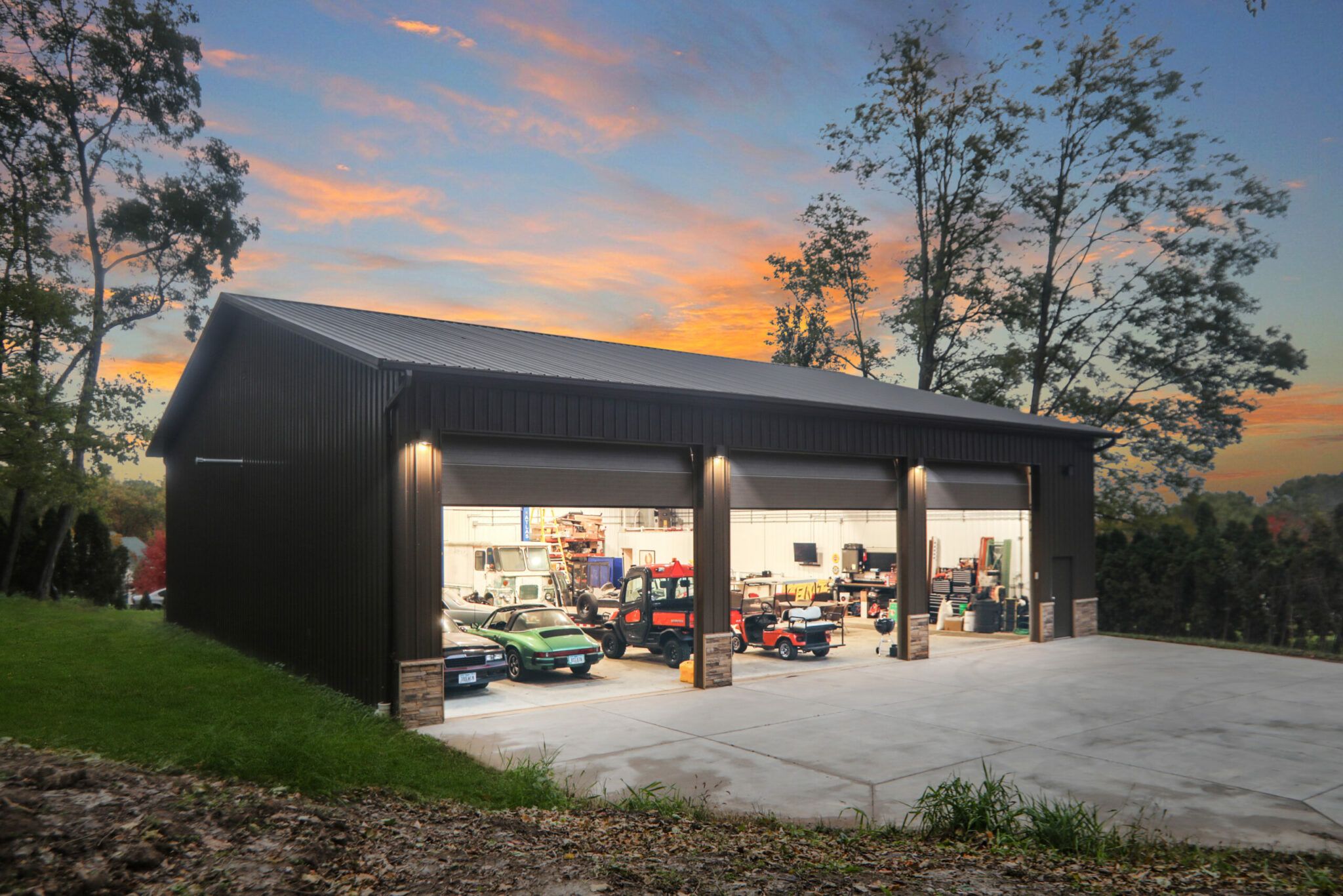 Constructing A Metal Garage  And Its Numerous Uses