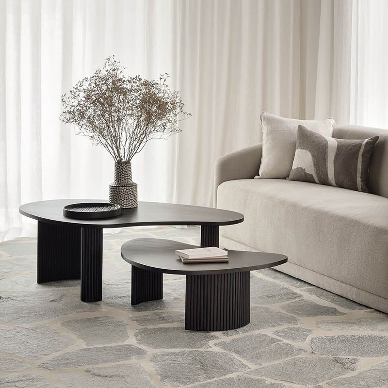 Classic Way To Decorate Room
With Unique Modern Coffee Tables