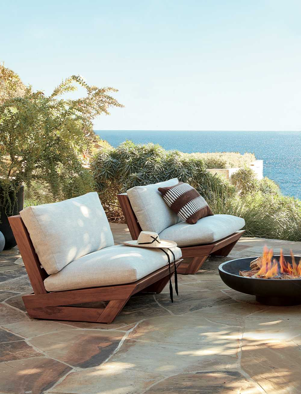 Benefits of Modern Outdoor Furniture