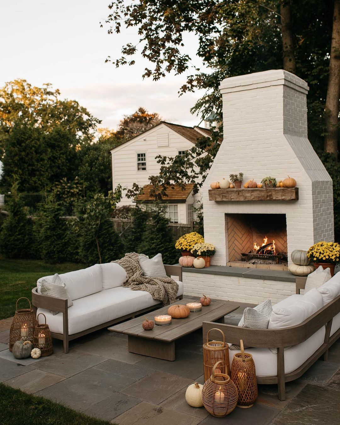 Outdoor fireplace designs –
Give that Touch of class