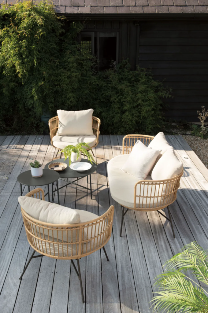 Outdoor-garden-furniture.png