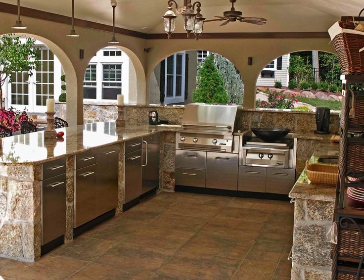 Outdoor Kitchen - Designing The Perfect Backyard Cooking Station