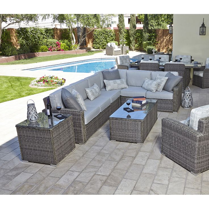 Woodard Bay Shore Wicker L-Sectional