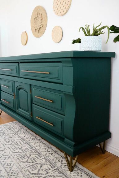 Painted dressers: buy a ready-made one or paint yourself