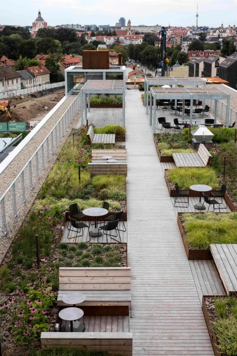 Make a Roof Garden for your
Office Top Décor