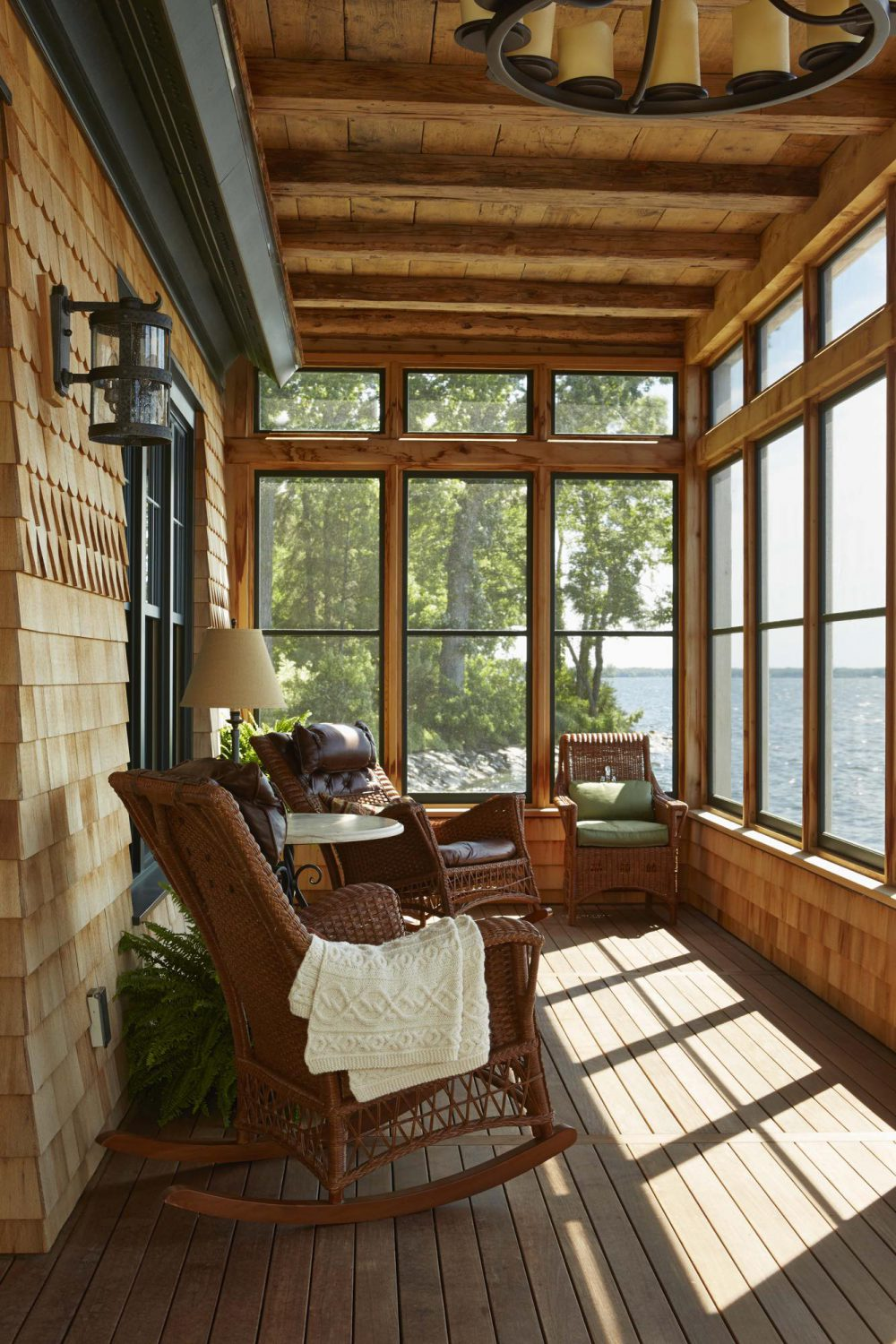 Things To Keep In Mind Before
Building A Screened In Porch For Your Home