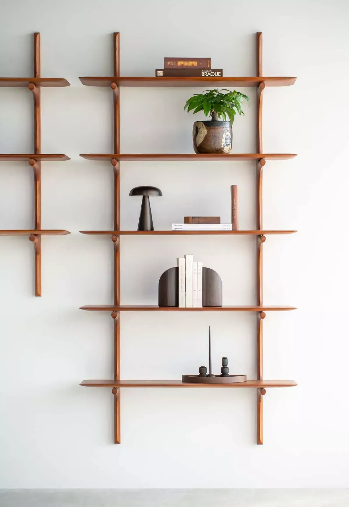 DECORATIVE AND PRACTICAL WALL
SHELVING UNITS