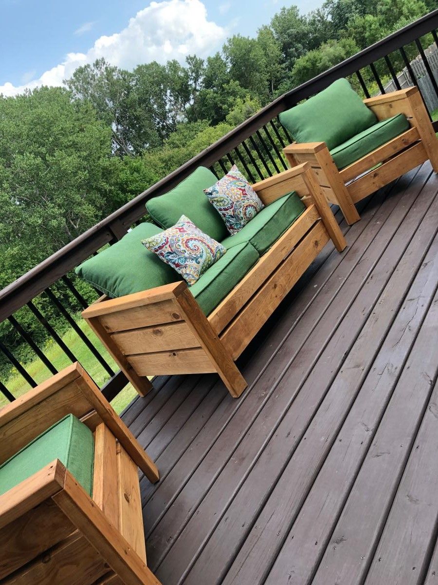 Things to Consider in Choosing
Wooden Patio Furniture