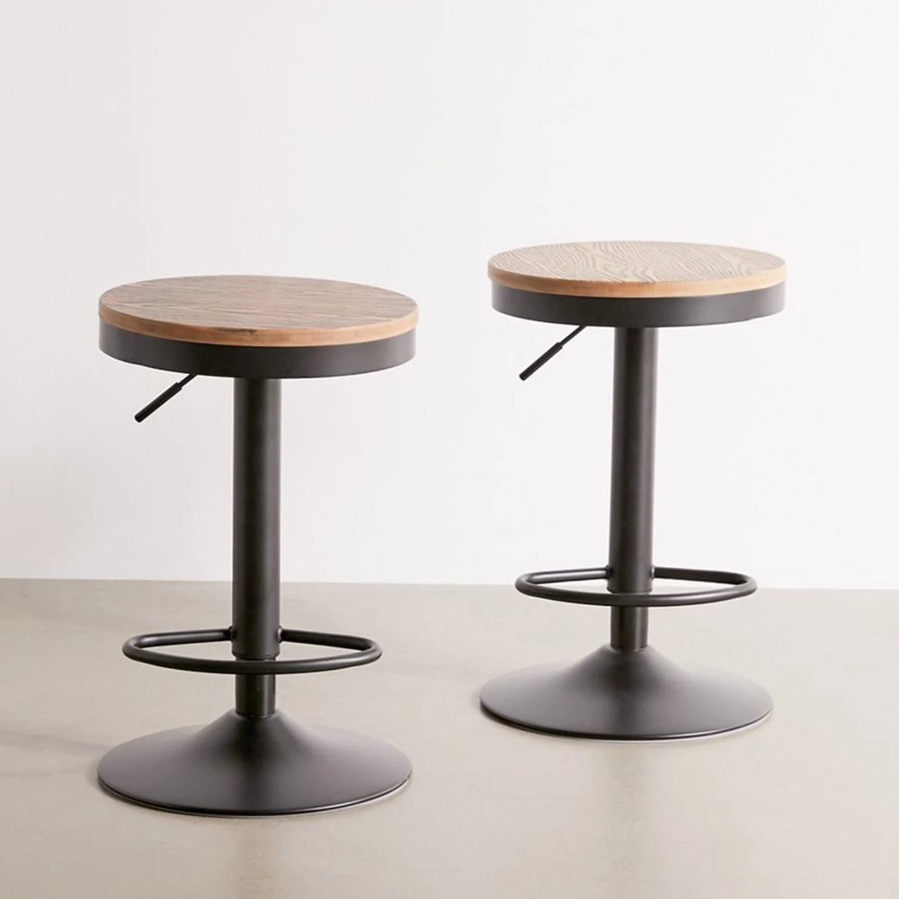 Making the Best Use of
Adjustable Bar Stools at Home