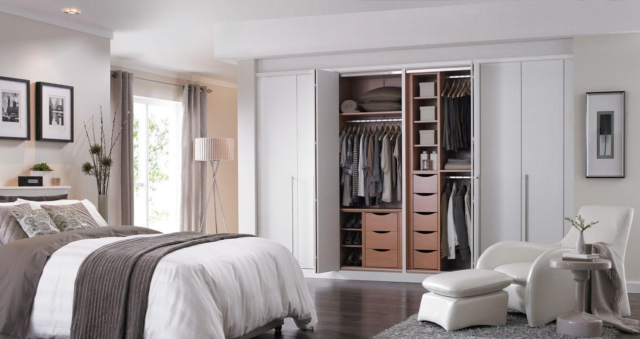 Advantages of bifold closet doors