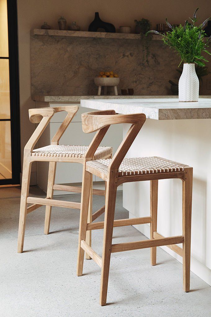 Why You Need Bar Stools with
Backs for Your Kitchen