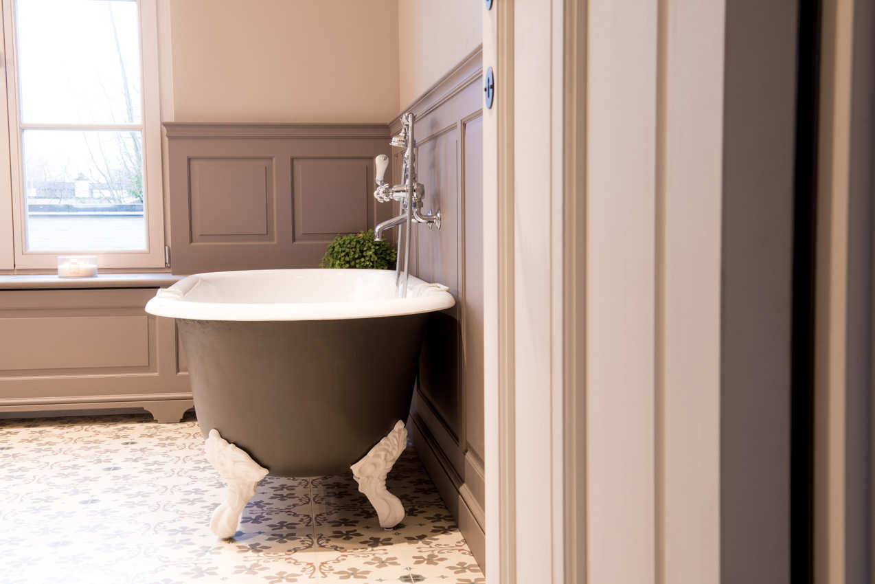 Benefits of classic cast iron bathtub