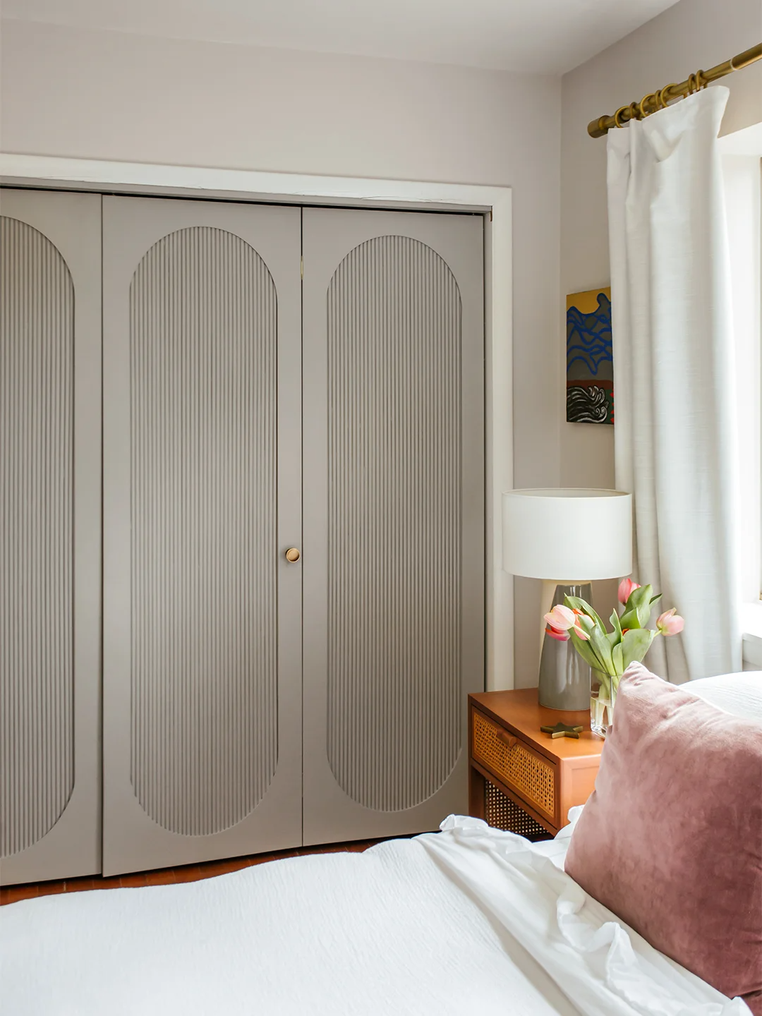 Advantages of bifold closet doors