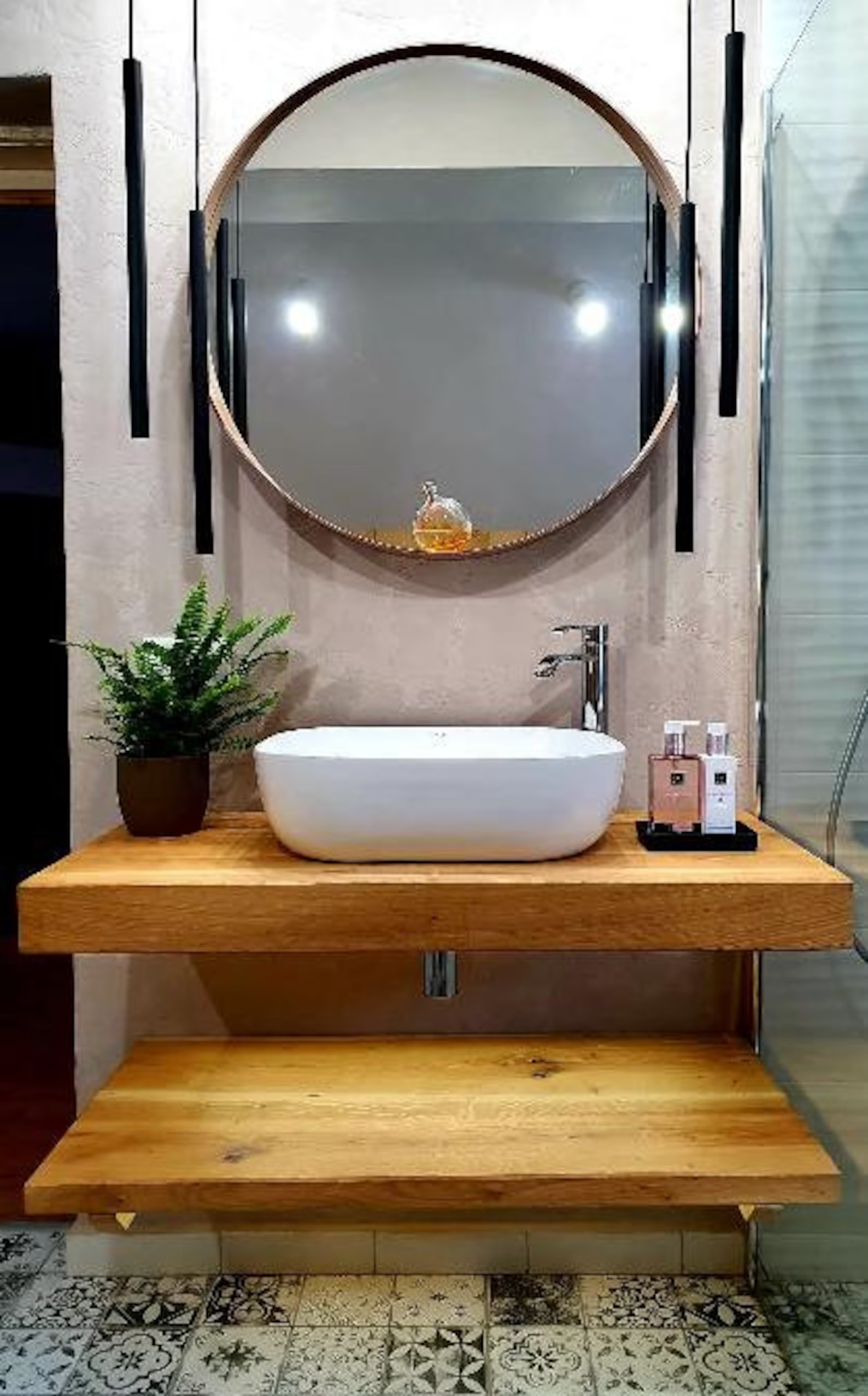 Space saving modern floating bathroom vanity