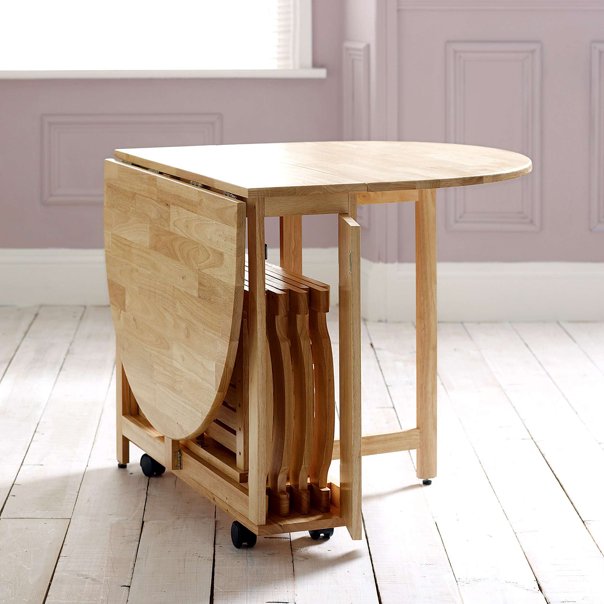 Folding dining table – comfort in small space