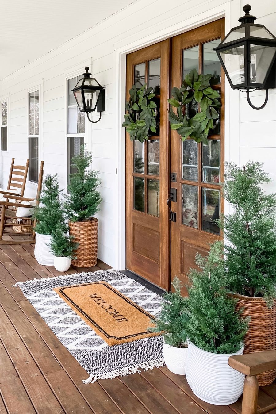 How to have a perfect front
porch decor