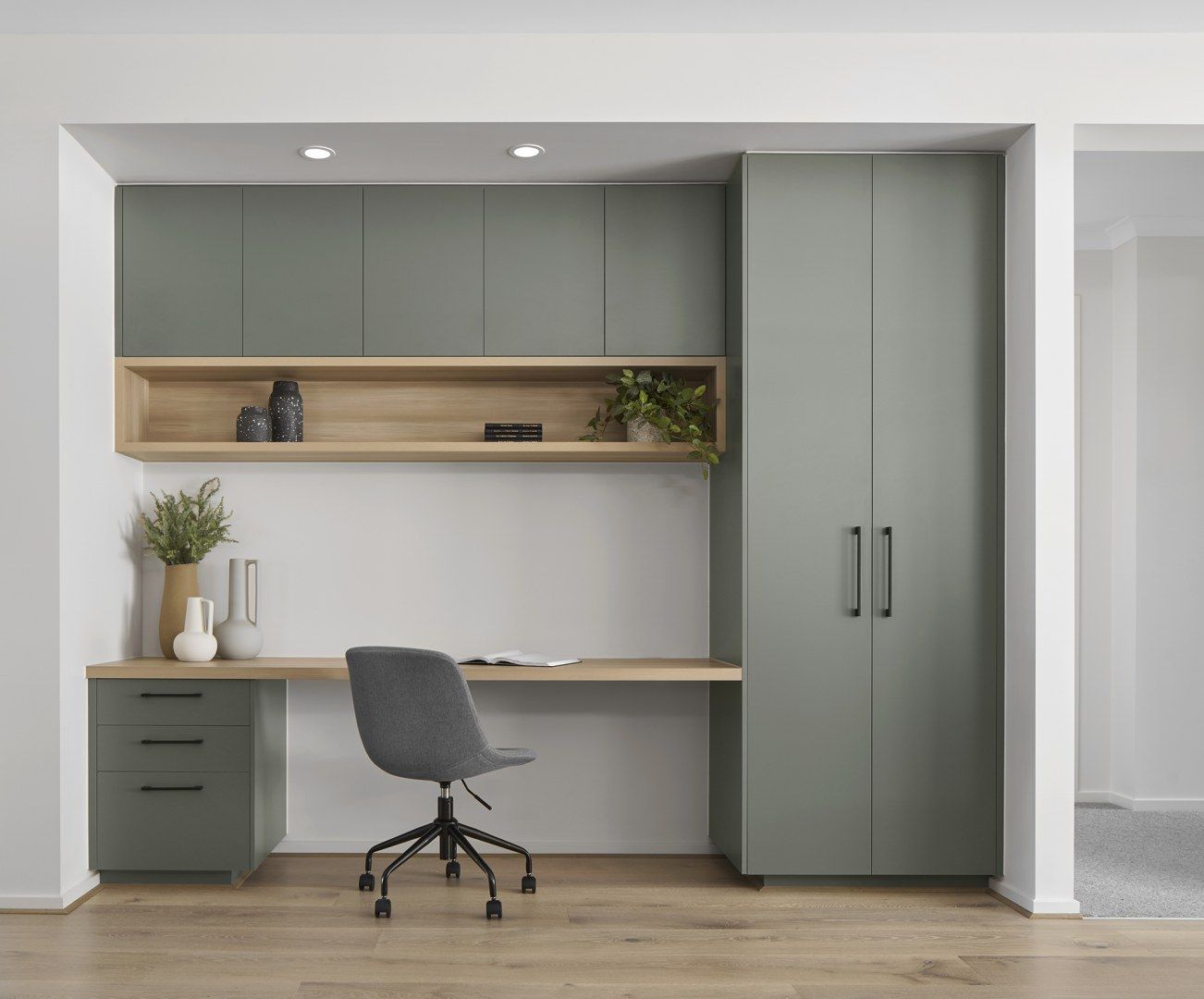 Selecting Your Home Office
Furniture