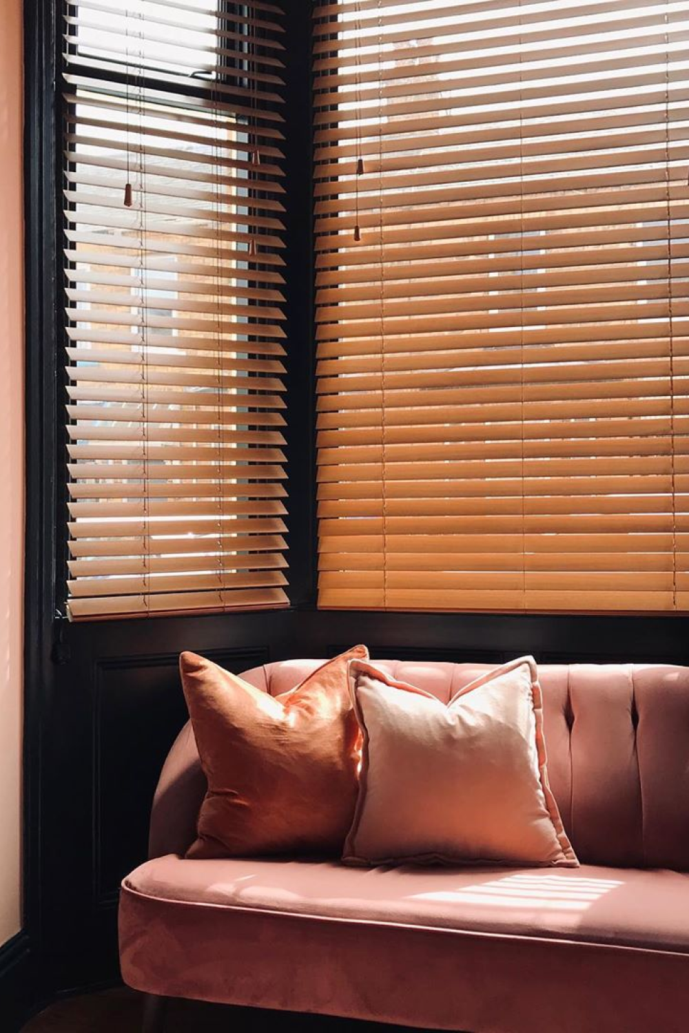 What are the advantages of
getting horizontal blinds in your house?