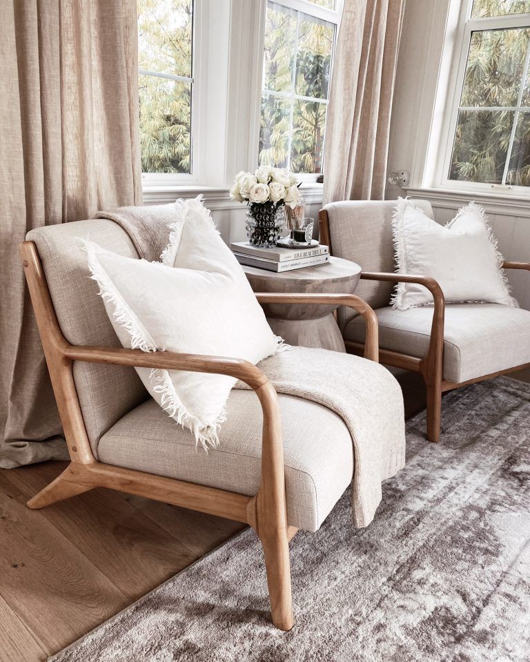 Comfort Meets Style: Exploring Living Room Chair Options