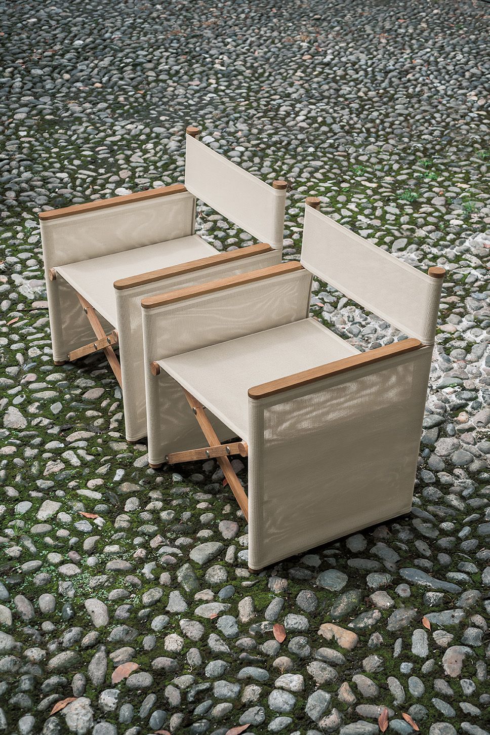 Install outdoor patio Chairs
for Comfortable Sitting