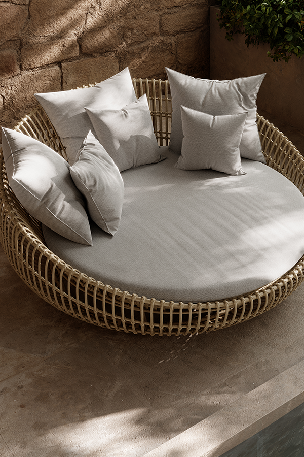 Tips for decorating patio
daybed