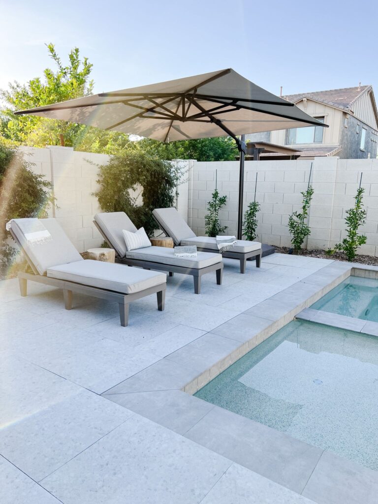 patio-lounge-chairs.jpg