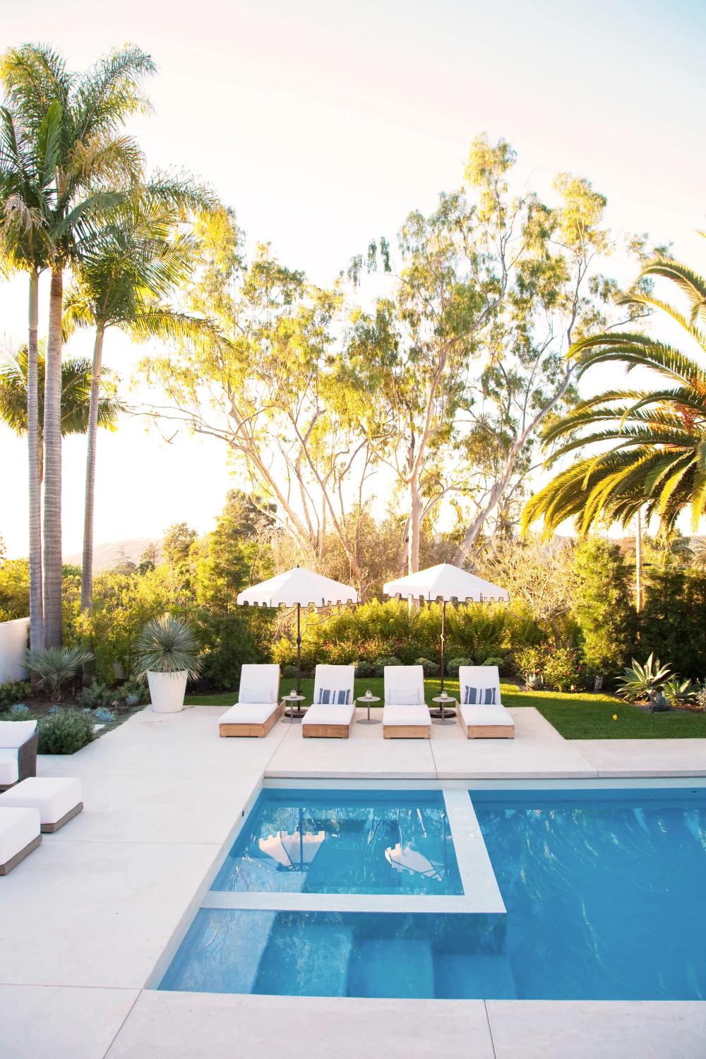 Easy Ways to Build a Pool Deck