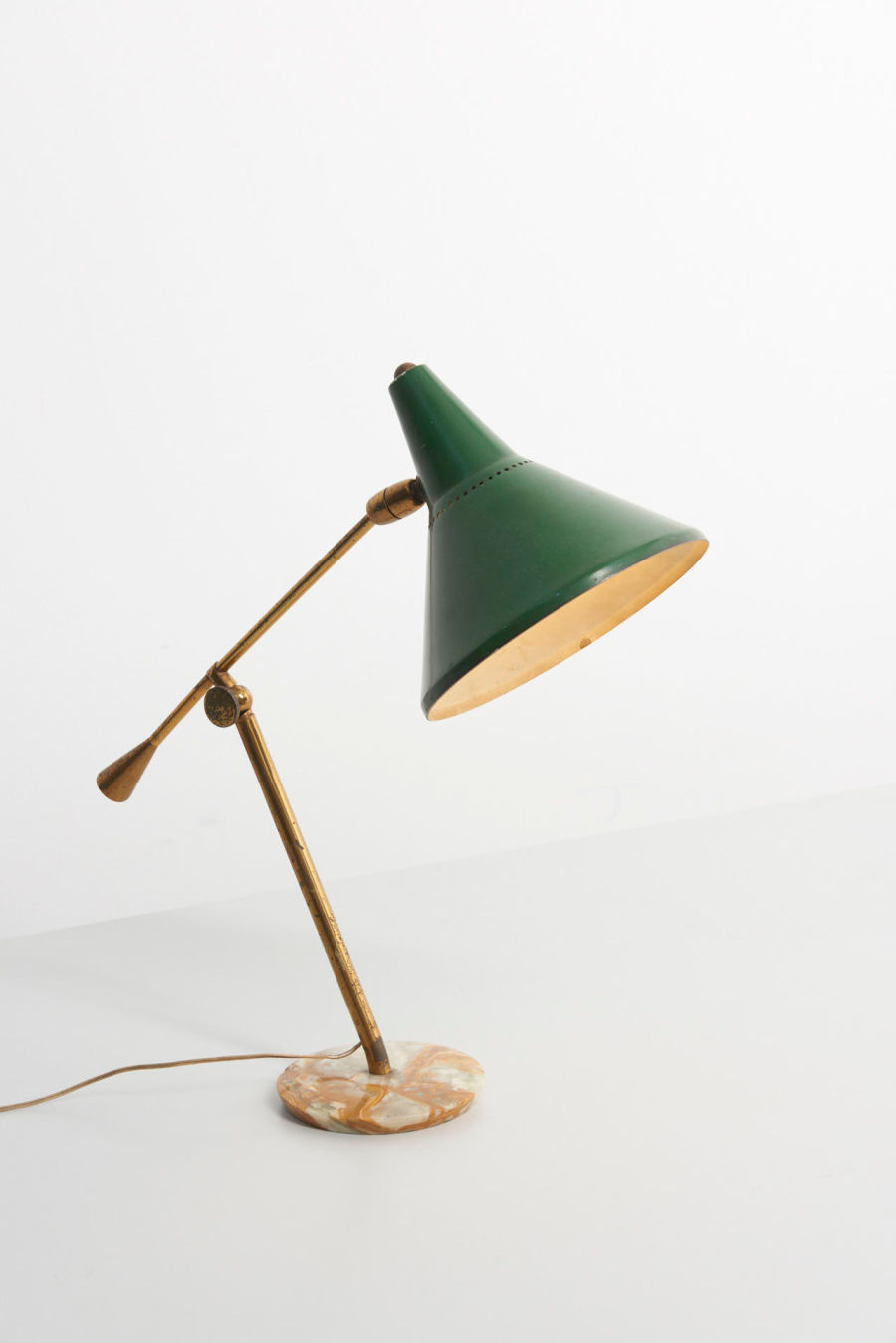 Reading Lamps: Essential and
Stylish