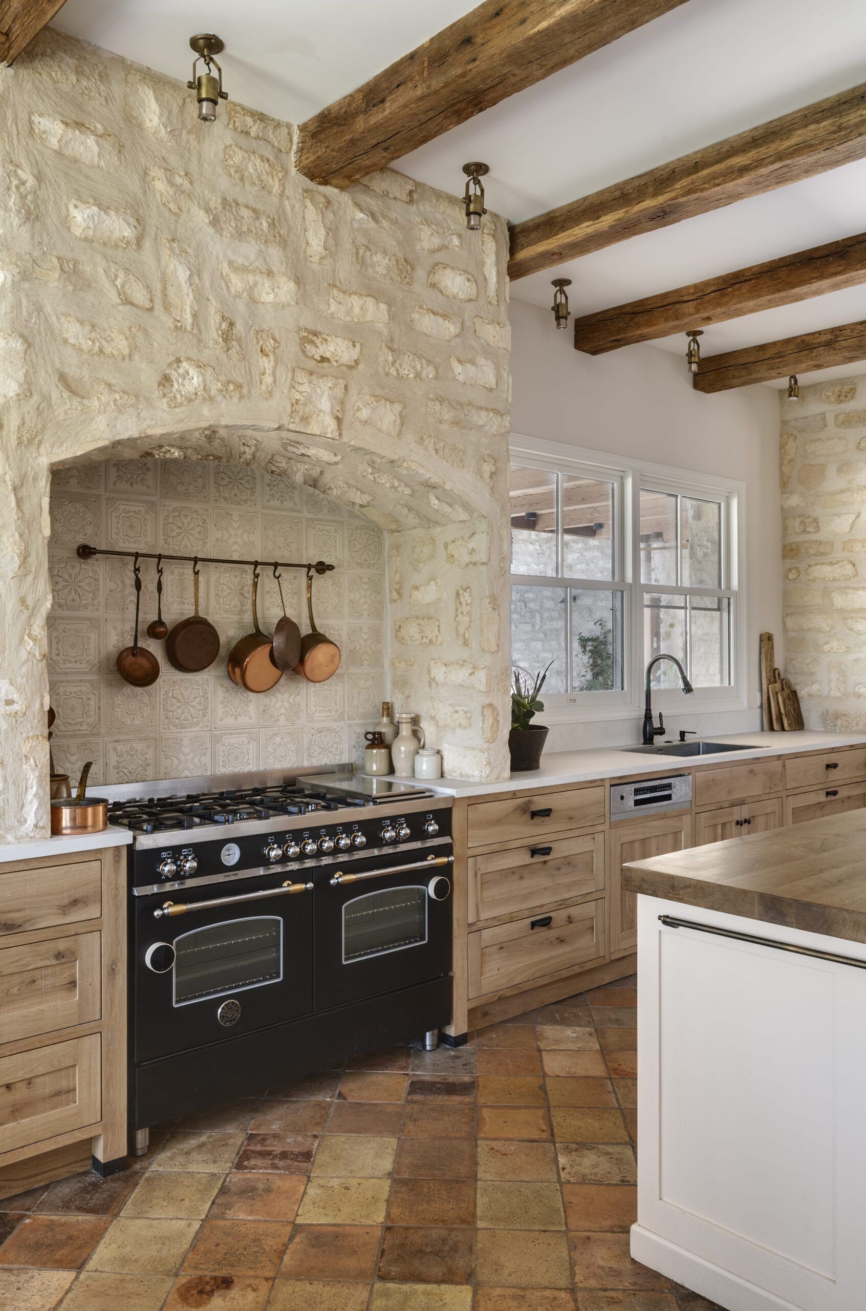 Traditional Kitchens Styling
and Designing at Your Home