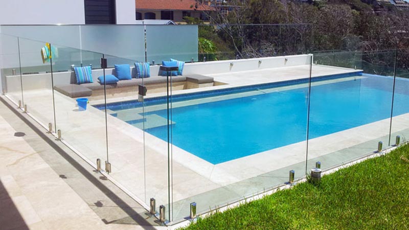 Types of pool fences