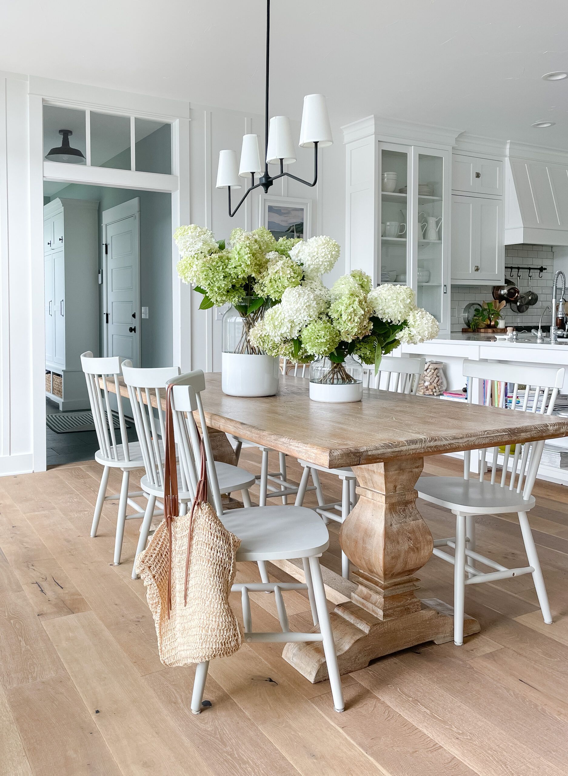 The Elegant White Dining
Chairs